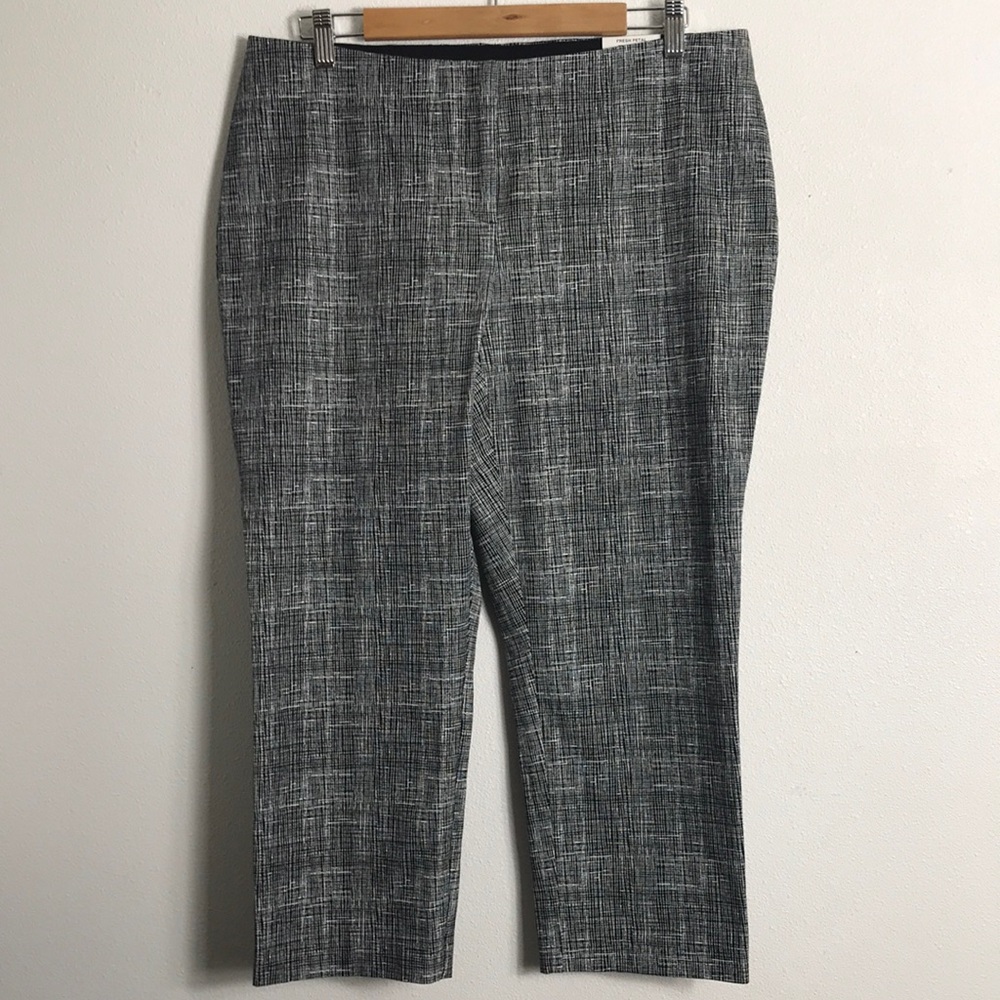 Alfani Capri fresh petal, woven lines, comfort waist, size 14